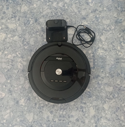 Robot hút bụi Roomba 885